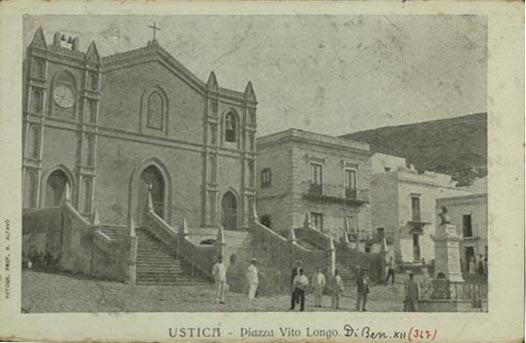 Ustica Piazza Vito Longo